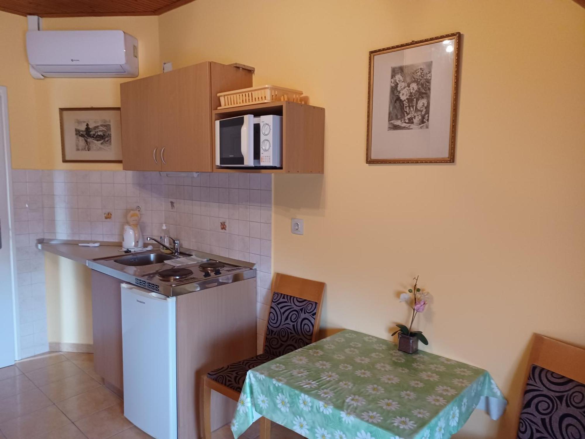 Andrea Apartmanhaz Balatongyorok Luaran gambar