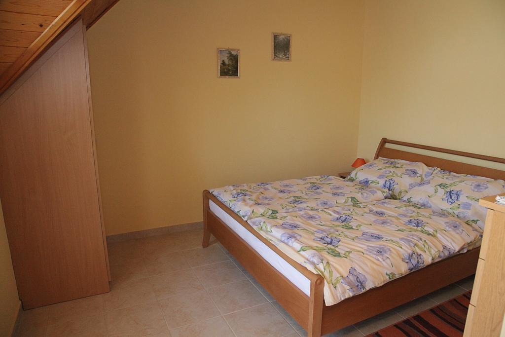 Andrea Apartmanhaz Balatongyorok Luaran gambar