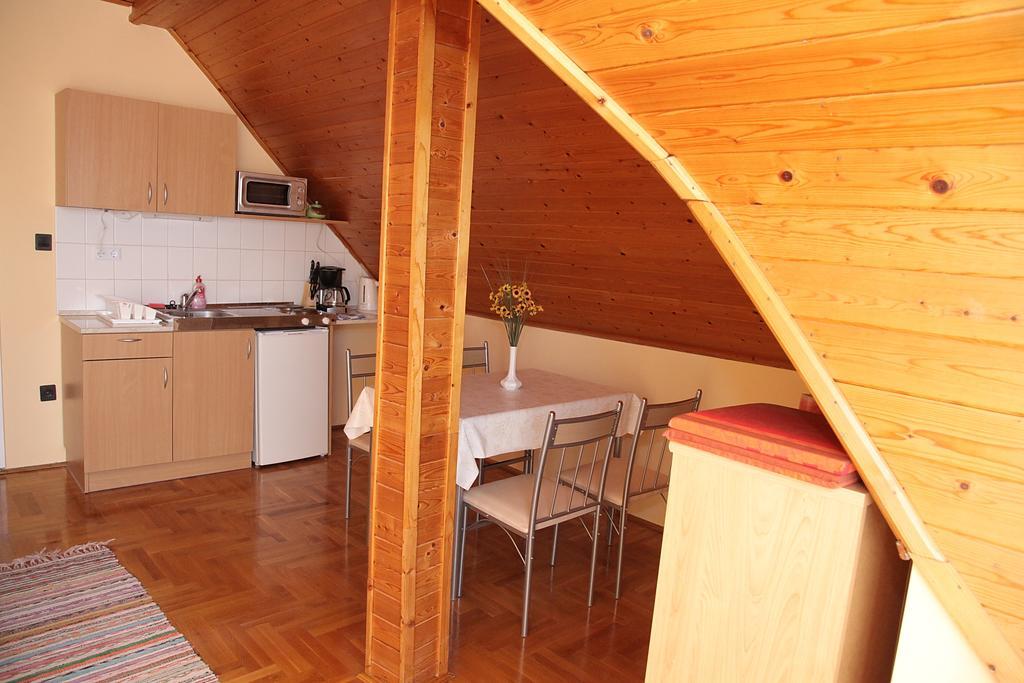 Andrea Apartmanhaz Balatongyorok Luaran gambar