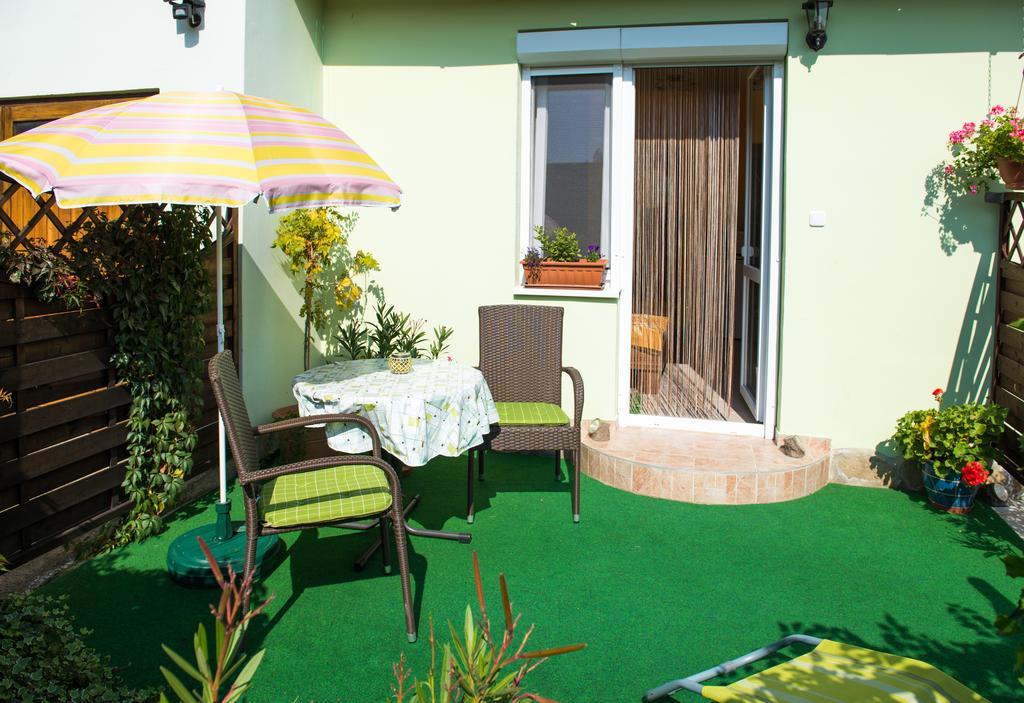 Andrea Apartmanhaz Balatongyorok Luaran gambar