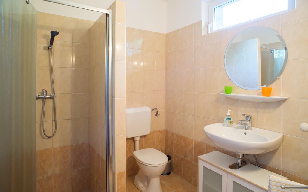 Andrea Apartmanhaz Balatongyorok Luaran gambar