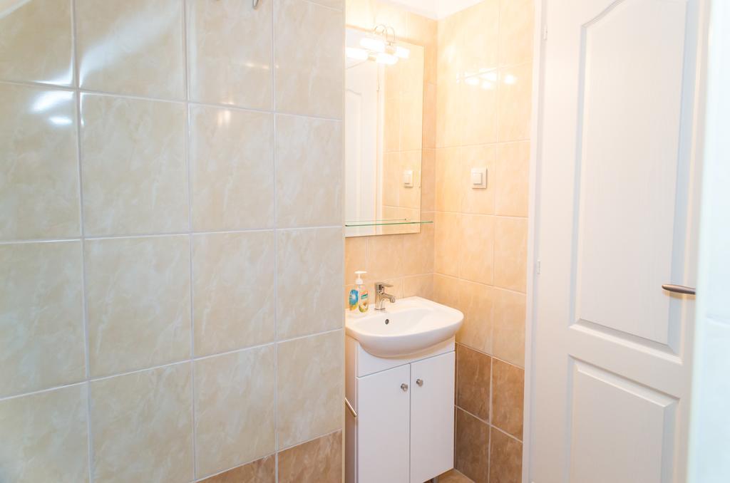 Andrea Apartmanhaz Balatongyorok Luaran gambar